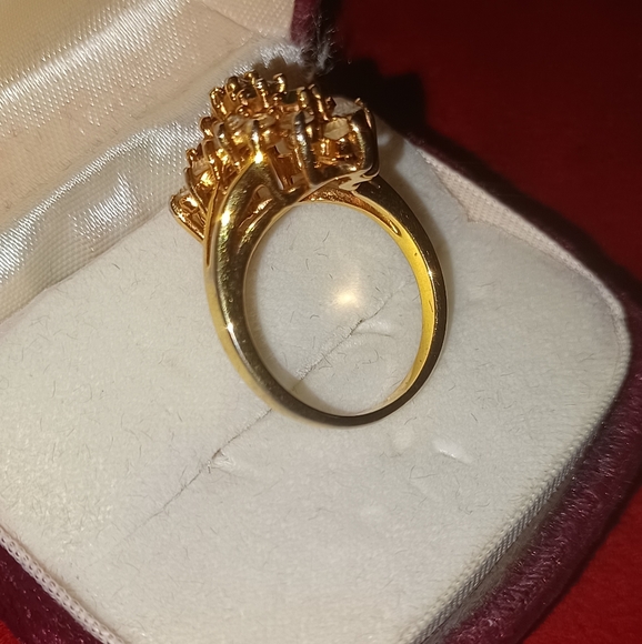 Women's simulated diamonds, emerald and Ruby. Gold tone ring size 8-8 1/2 - Picture 3 of 3